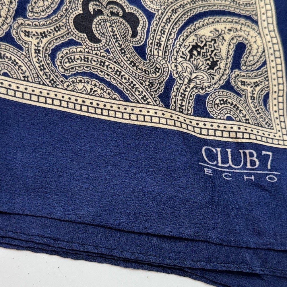 Club 7 ECHO 100% Silk Scarf White Blue Jacobean Paisley Square Neck 30" Classic - Picture 8 of 9